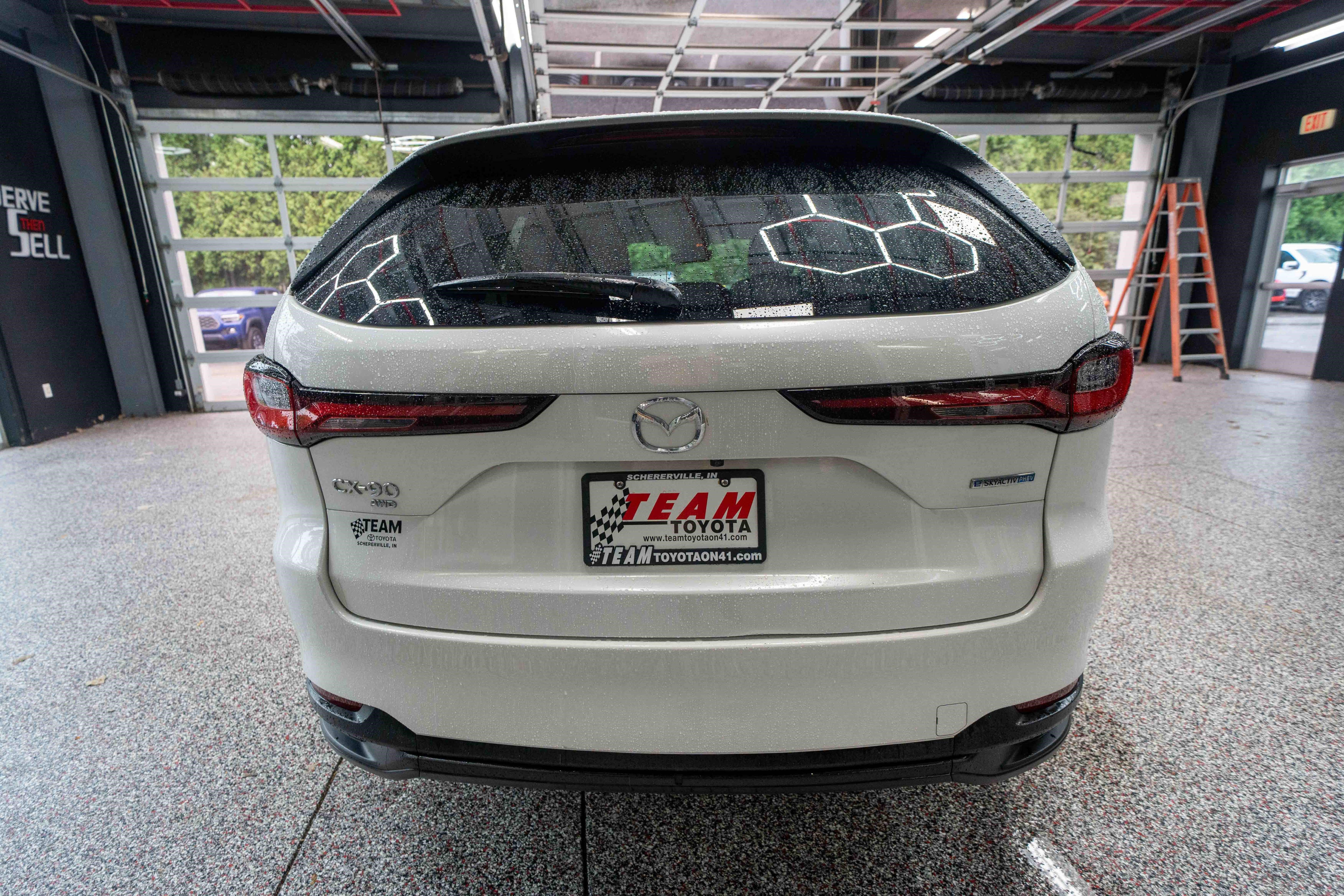 Used 2024 MAZDA CX-90 Plug-In Hybrid w/ Preferred AWD/4WD image 3