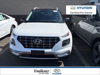 Used 2023 Hyundai Venue Limited w/ Cargo Package