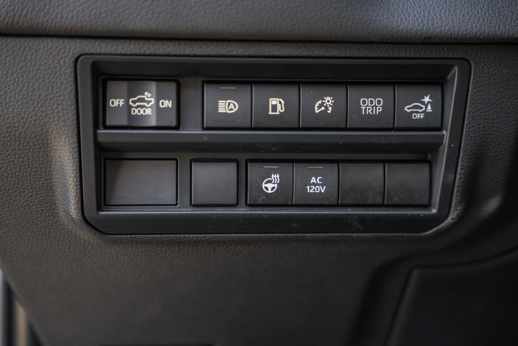 Used 2024 Toyota Tundra Limited AWD/4WD image 46