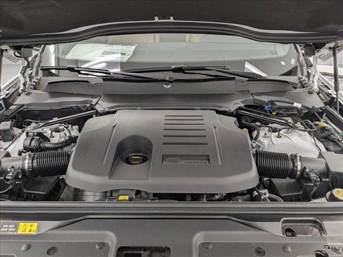 New 2025 Land Rover Discovery Dynamic SE image 25