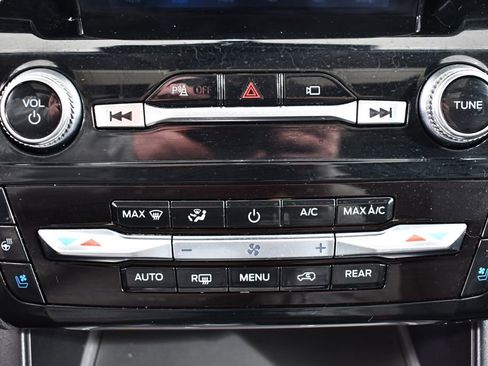 Used 2023 Ford Explorer Limited w/ Limited Technology Package image 30