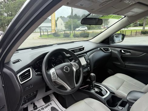 Used 2016 Nissan Rogue SV w/ SV Premium Package FWD image 10
