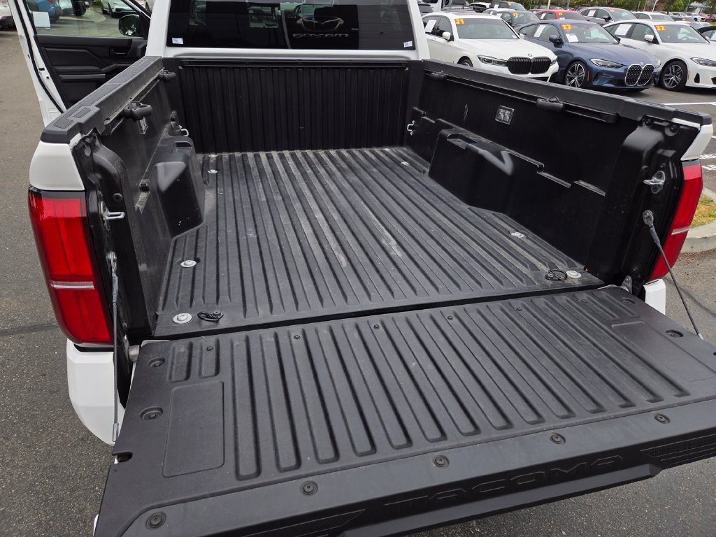 Used 2025 Toyota Tacoma SR5 AWD/4WD image 24