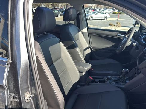 Used 2021 Volkswagen Tiguan SEL w/ 3rd Row Seat Package image 36