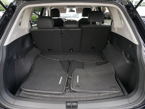 Certified 2023 Volkswagen Tiguan SE AWD/4WD image 18