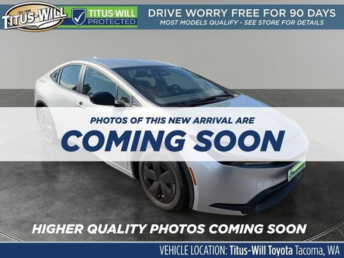 Used 2025 Toyota Prius LE FWD image 1