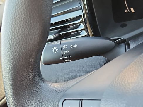 Used 2025 Toyota Camry LE image 27