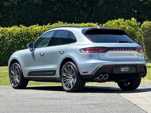Certified 2026 Porsche Macan AWD/4WD image 3