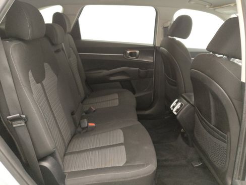 Used 2022 Kia Sorento LX FWD image 19