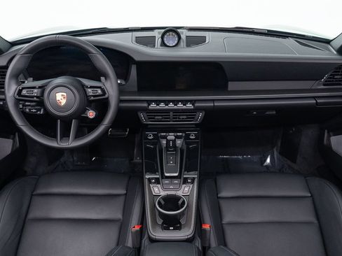 Used 2025 Porsche 911 Carrera RWD image 29