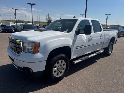 Used 2014 GMC Sierra 2500 Denali AWD/4WD image 3