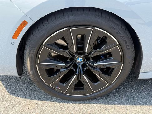 Used 2023 BMW 760i xDrive w/ Parking Assistance Package image 11