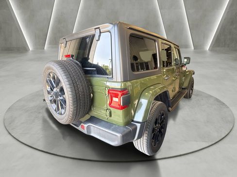Used 2023 Jeep Wrangler Unlimited Sahara w/ Cold Weather Group AWD/4WD image 6