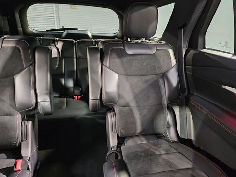 Used 2025 Ford Explorer ST AWD/4WD image 14