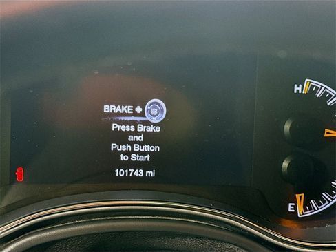 Used 2019 Jeep Grand Cherokee Laredo w/ Security & Convenience Group image 6