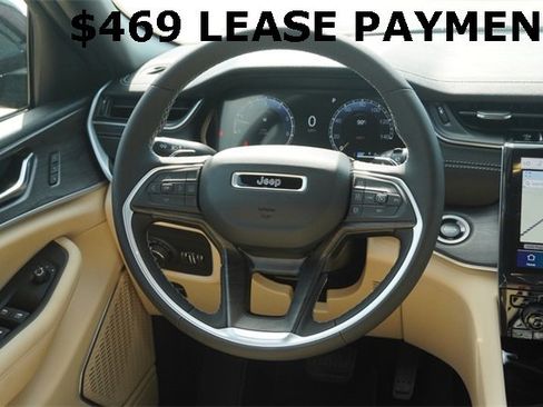 New 2025 Jeep Grand Cherokee Limited w/ Black Appearance Package image 15