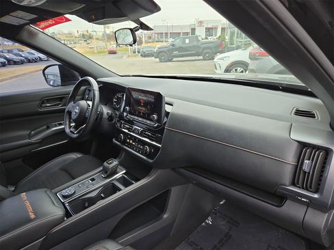 Certified 2023 Nissan Pathfinder Rock Creek image 16