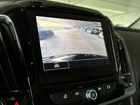Used 2023 Chevrolet Traverse LT FWD image 19