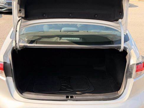 Used 2021 Toyota Corolla LE FWD image 12