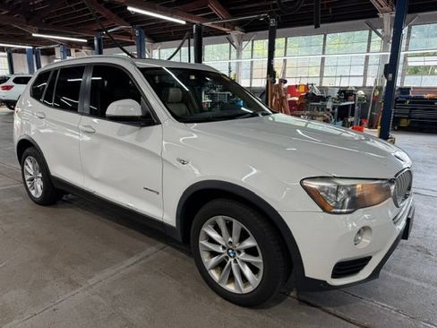 Used 2016 BMW X3 xDrive28i AWD/4WD image 4