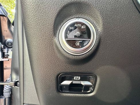 Used 2024 Mercedes-Benz C 300 Sedan image 32