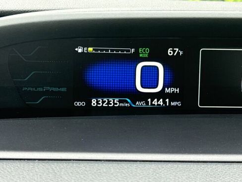 Used 2017 Toyota Prius Prime image 31
