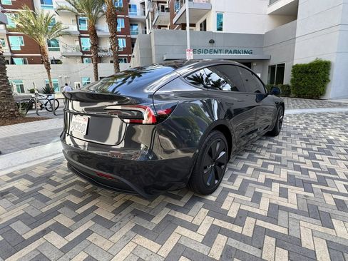 Used 2024 Tesla Model 3 Long Range RWD image 13