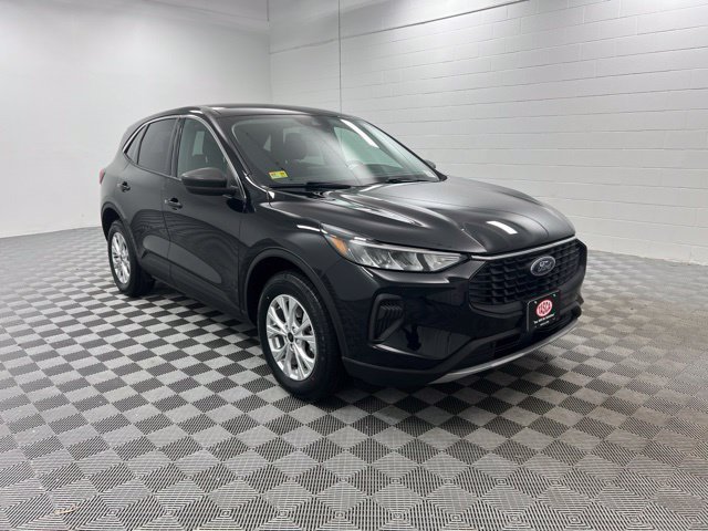 Used 2023 Ford Escape Active w/ Tech Pack #1 AWD/4WD image 1