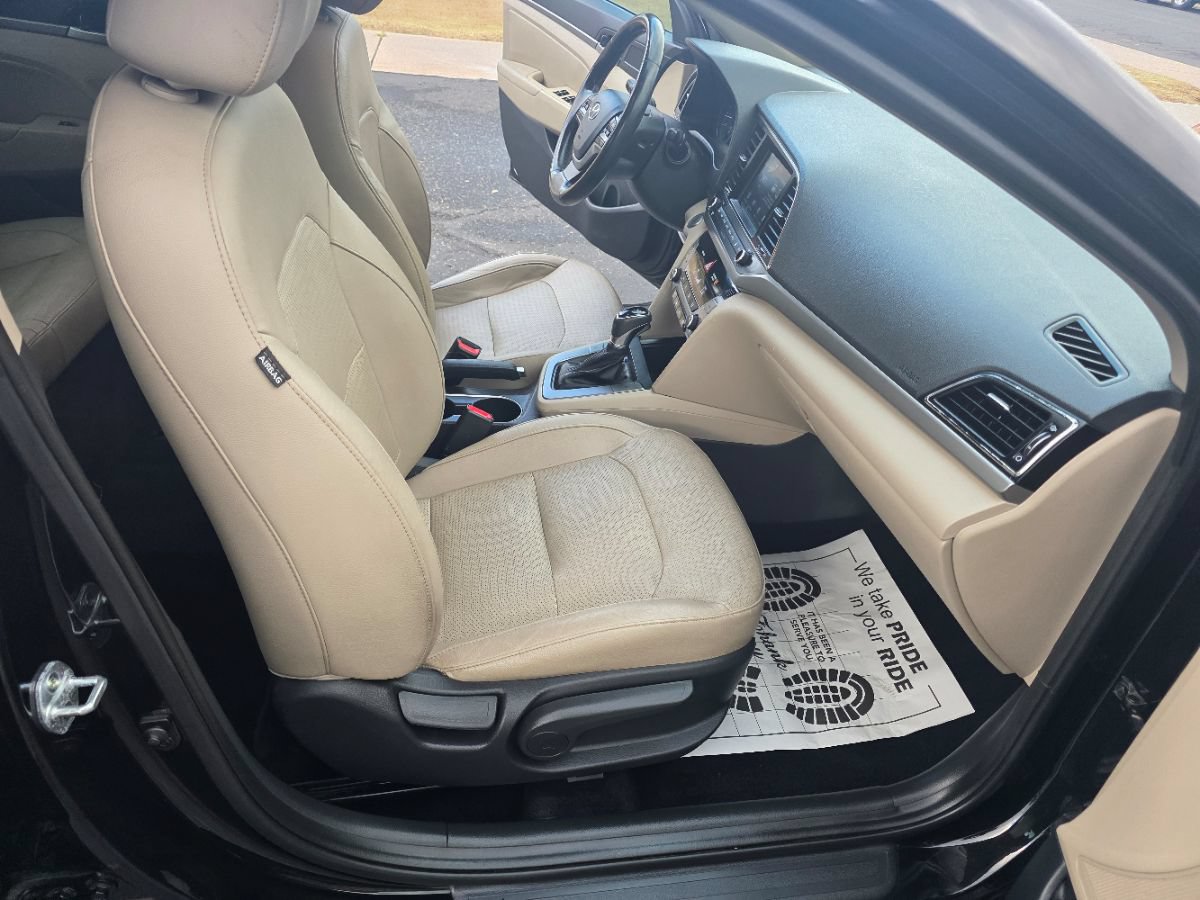 Used 2017 Hyundai Elantra Limited FWD image 27