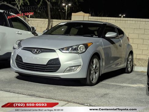 Used 2017 Hyundai Veloster Value Edition FWD image 1
