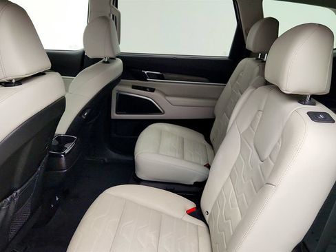 Used 2022 Kia Telluride SX w/ SX Prestige Package AWD/4WD image 22