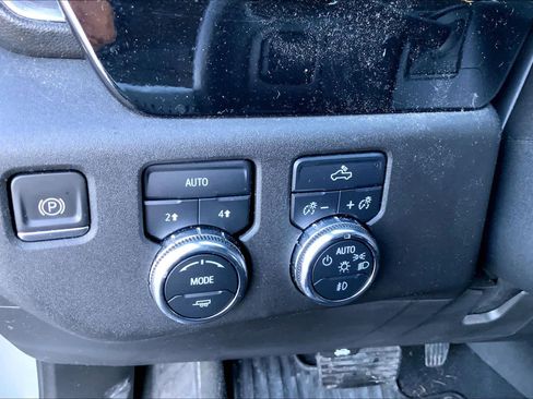 Used 2023 GMC Sierra 1500 Elevation image 36