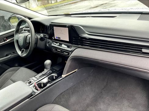 Used 2025 Toyota Camry LE image 14
