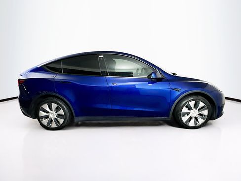 Used 2022 Tesla Model Y Long Range AWD/4WD image 10