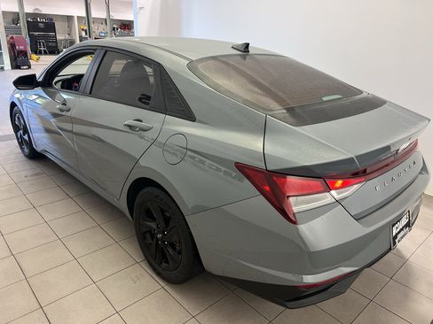 Used 2021 Hyundai Elantra SEL FWD image 3