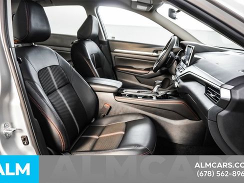 Used 2025 Nissan Altima 2.5 SR image 19