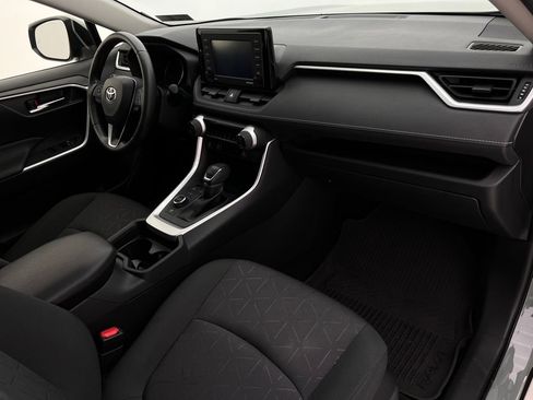 Used 2021 Toyota RAV4 XLE image 18