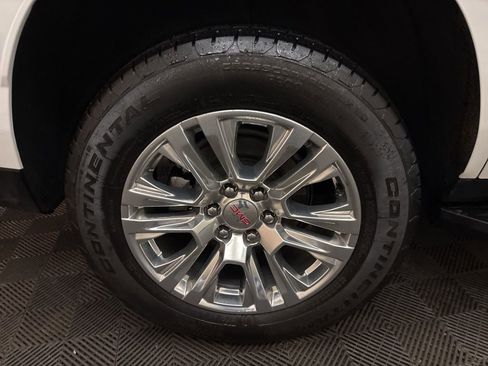 Used 2025 GMC Yukon Denali image 26