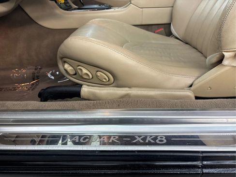 Used 1998 Jaguar XK8 Convertible RWD image 25