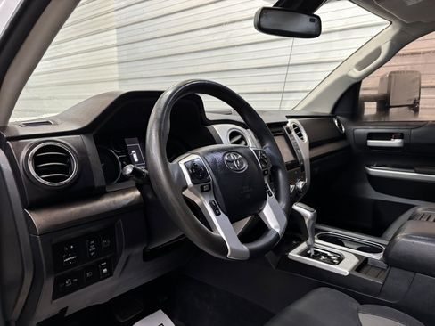 Used 2018 Toyota Tundra SR5 image 14