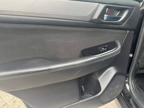 Used 2018 Subaru Outback 2.5i Premium AWD/4WD image 24