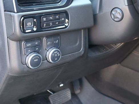 Used 2025 GMC Yukon XL AT4 AWD/4WD image 27