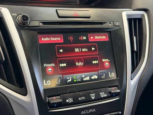 Used 2017 Acura TLX FWD image 15