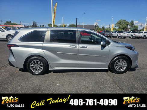 Used 2023 Toyota Sienna LE image 6