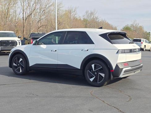 New 2026 Hyundai Ioniq 5 SEL image 5