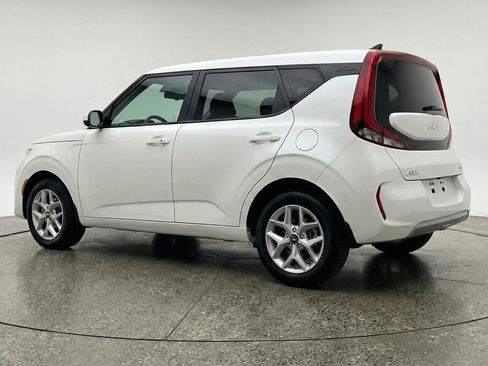 Used 2025 Kia Soul LX w/ LX Technology Package image 6