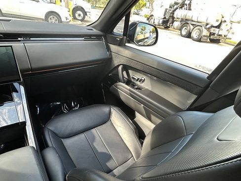 Used 2025 Land Rover Range Rover Sport SE AWD/4WD image 11