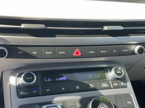 Used 2023 Hyundai Palisade Limited w/ Cargo Package image 15