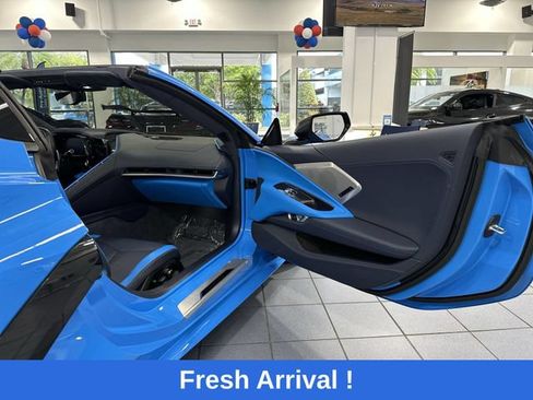 Used 2021 Chevrolet Corvette Stingray Premium Conv w/ Z51 Performance Package RWD image 23