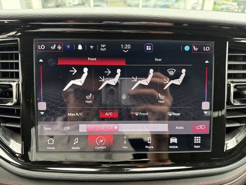 Used 2025 Dodge Durango GT AWD/4WD image 21